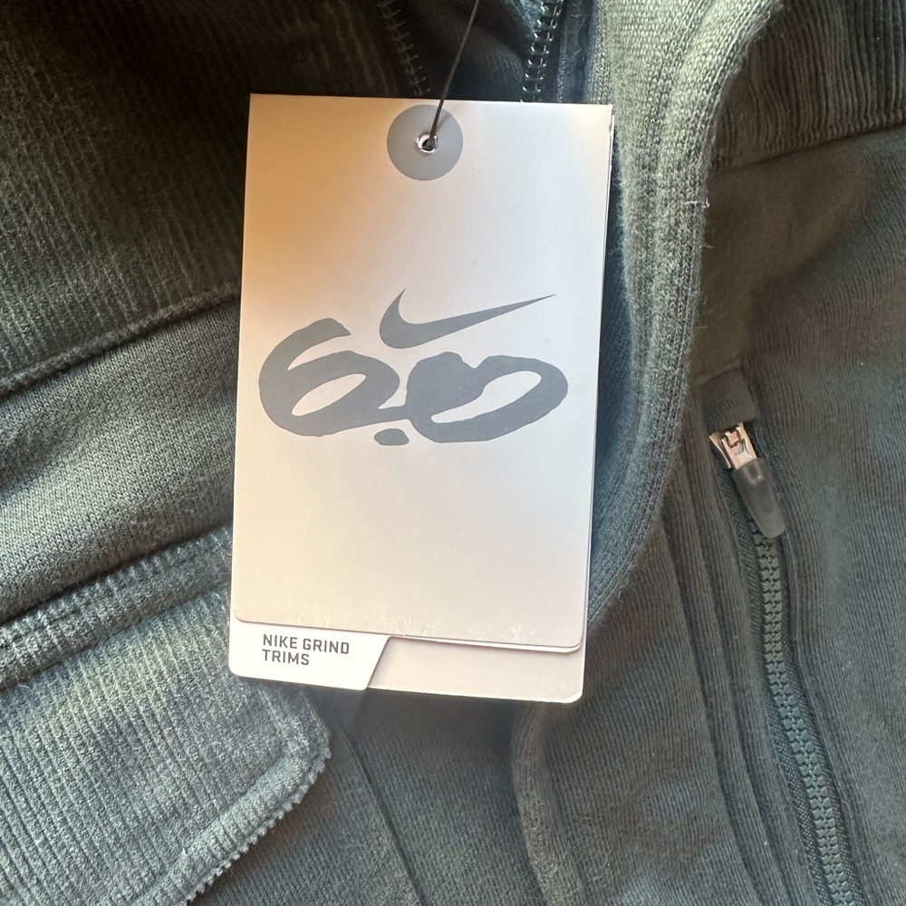 Nike Green Zip-Up Hoodie - Picture 2 of 3